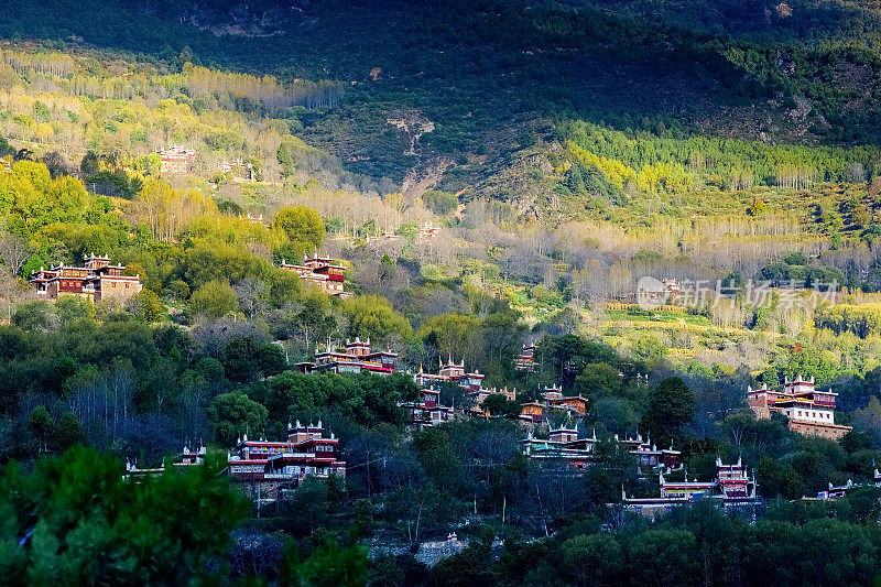 中国四川省西部的乡村和自然美景