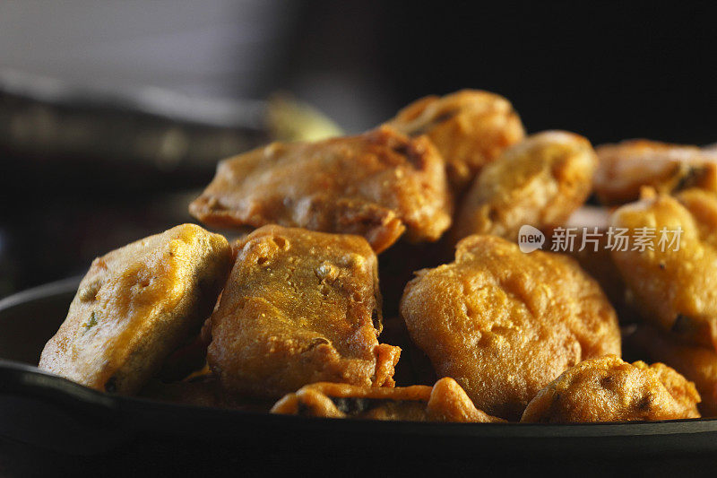 茄子pakoda或pakora