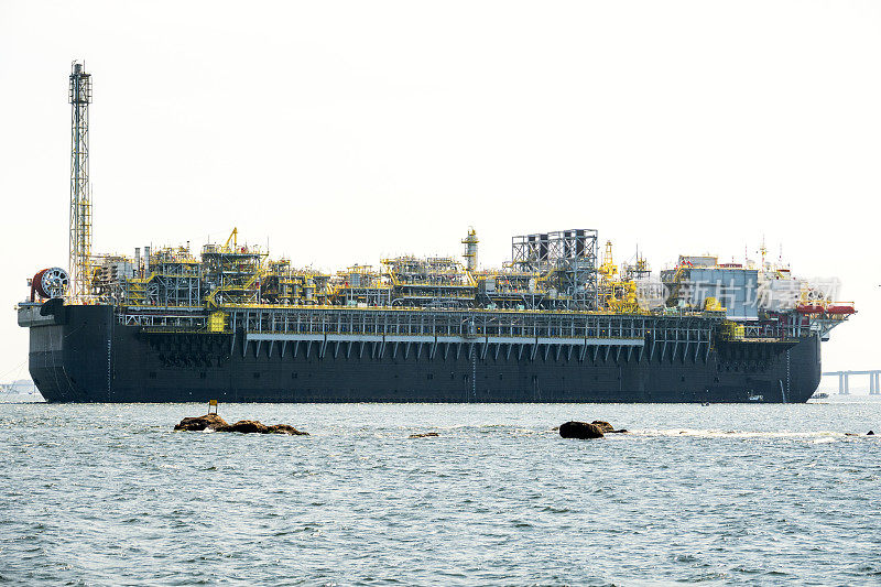 海上石油钻井平台