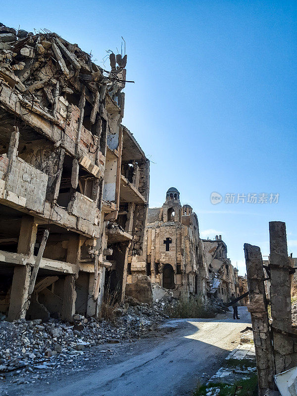 迪埃兹齐尔市被毁的建筑和街道