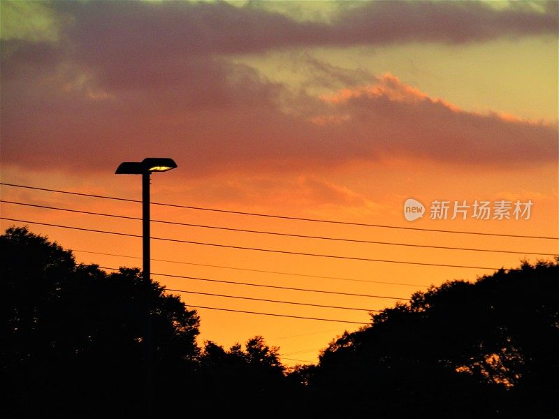 日本。7月。夕阳的颜色。