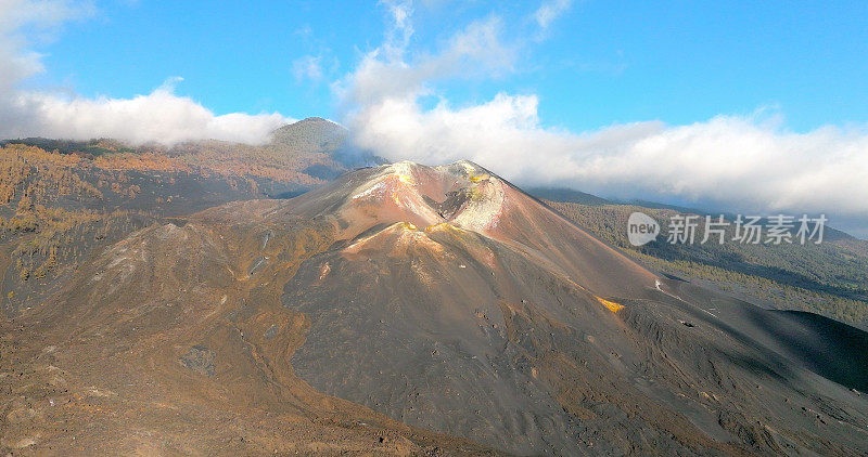 康伯雷维哈火山正式喷发7个月后的“塔乔盖特火山”鸟瞰图