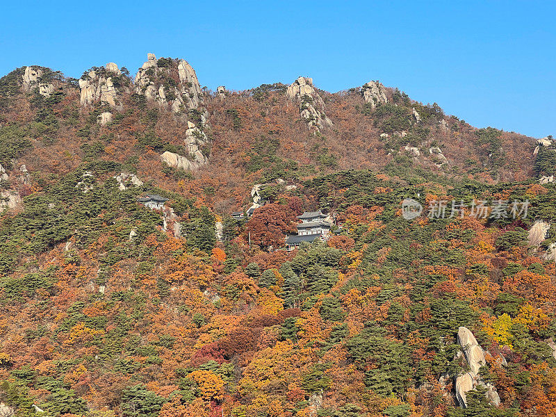 秋天的首尔道峰山和万月寺