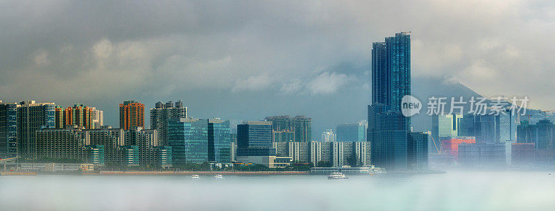 香港维多利亚港上空的雾