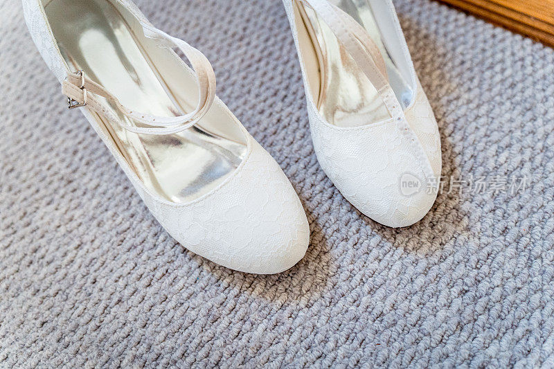 白色婚礼鞋