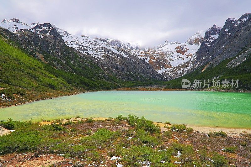 田园诗般的翡翠湖-翡翠湖-乌斯怀亚，火地岛，阿根廷