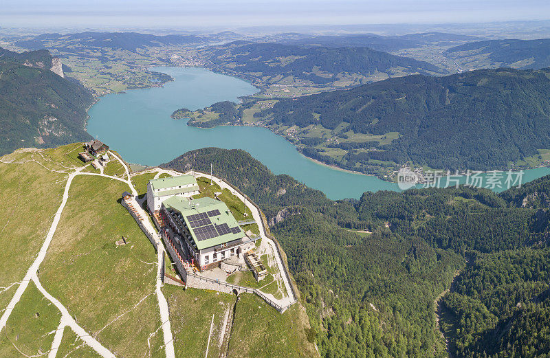 Schafberg与Mondsee湖，空中全景，奥地利阿尔卑斯山