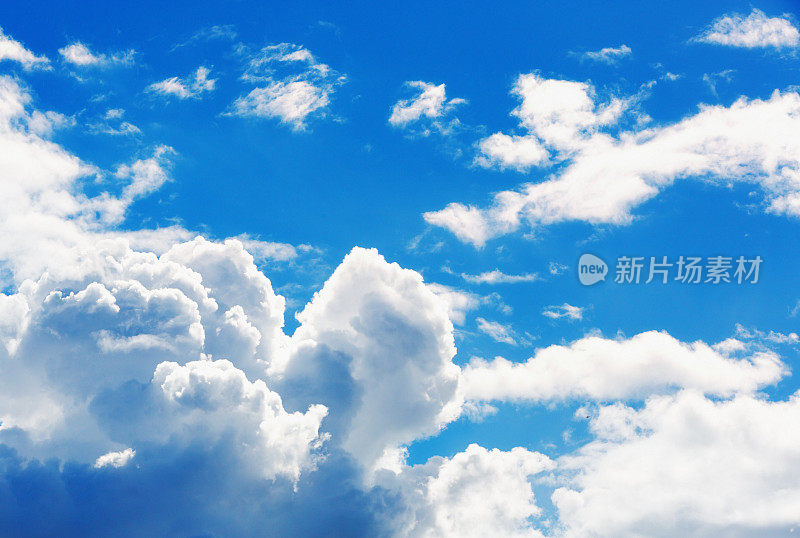 美丽的夏天cloudscape