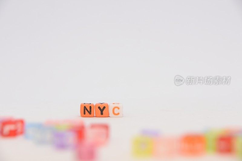 由字母立方体组成的单词NYC