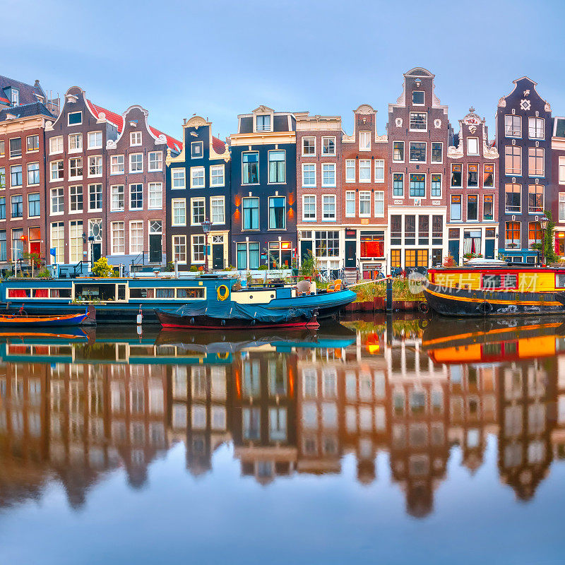 阿姆斯特丹运河Singel与荷兰房屋