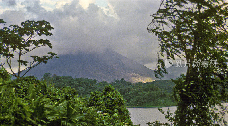 Volcan阿雷纳