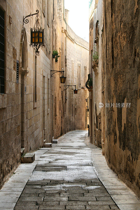 马耳他姆迪纳的狭窄街道