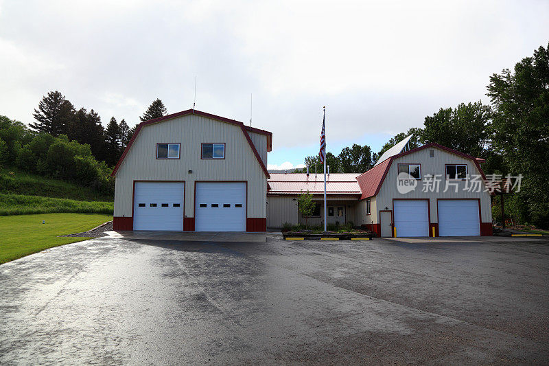 美国蒙大拿消防站雨天