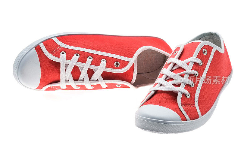 红色帆布鞋或运动鞋