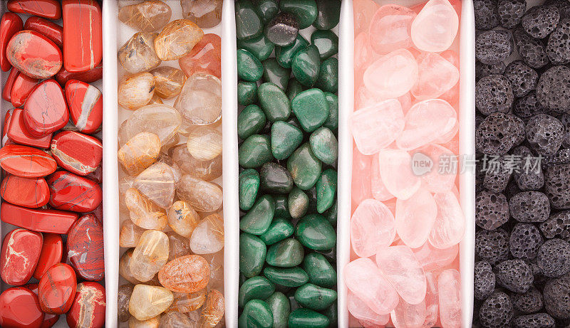 矿物和晶体-许多不同的种类