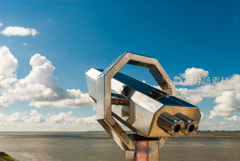 北海地区的双筒望远镜