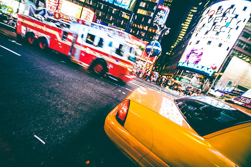 时代广场的黄色出租车