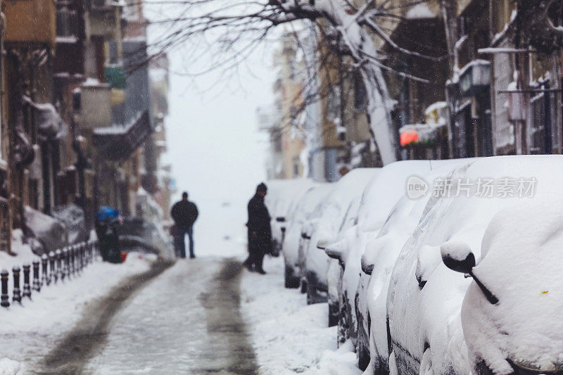 伊尔德吉门尼雪，伊斯坦布尔