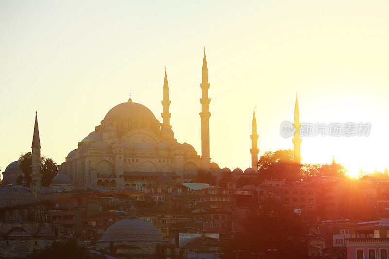 苏莱曼尼耶清真寺和阳光