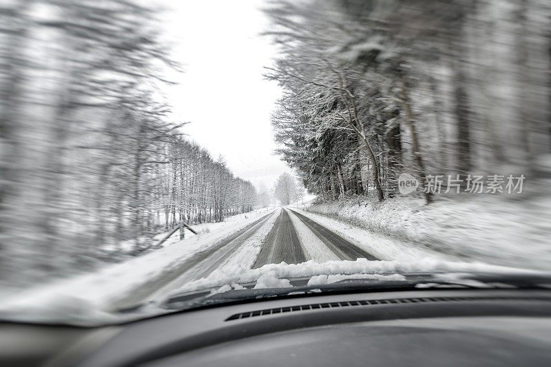 降雪,乡间小路开车