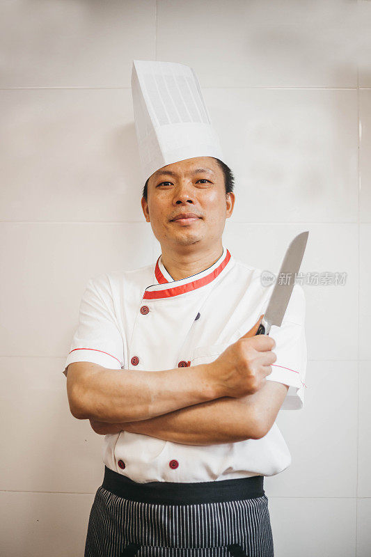 积极的中国厨师的肖像