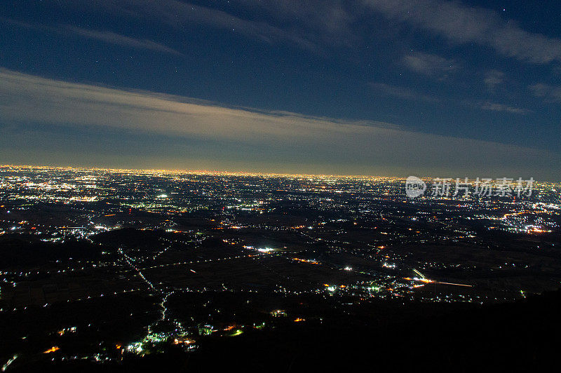 日本茨城县筑波山的夜景