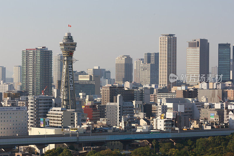 大阪市景，日本的地标建筑Tsutenkaku塔