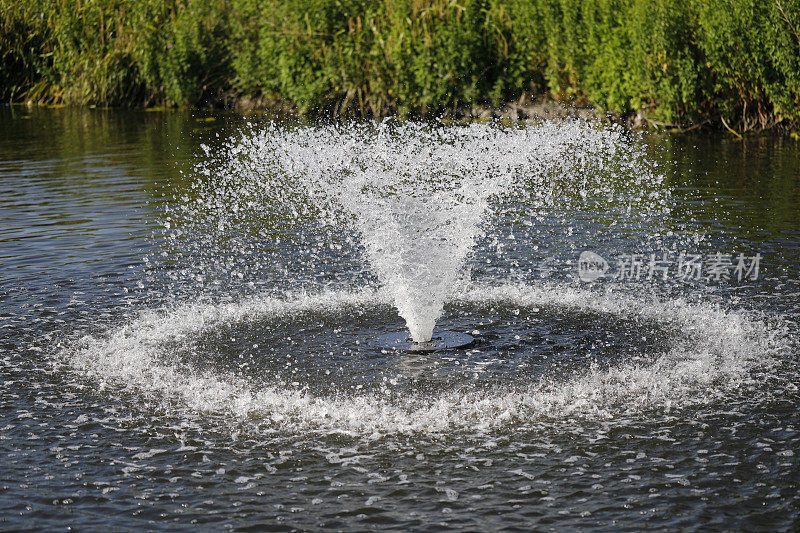 米查姆池水喷泉增加空气