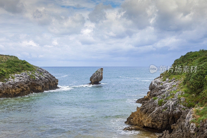 阿斯图里亚斯海岸布尔纳海滩的海景