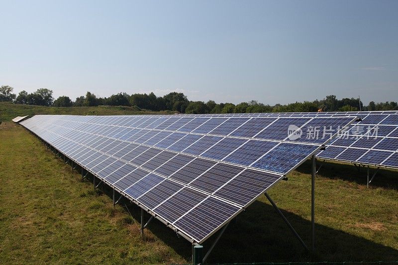 太阳能电池板可再生能源