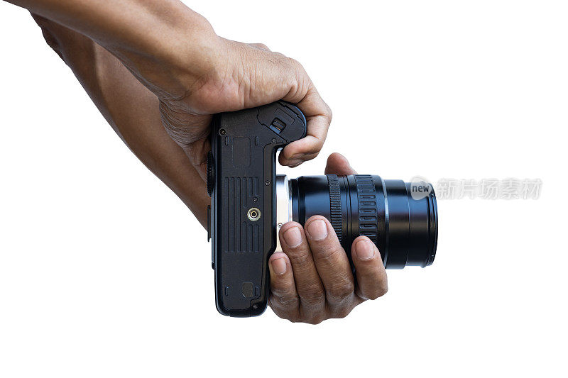 孤立的特写男泰国摄影师的手指握着一个单反电影相机。