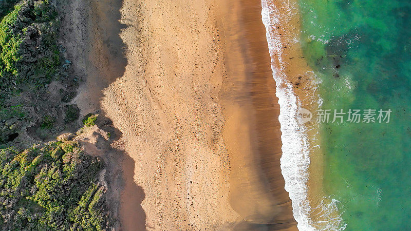 澳大利亚大洋路沿岸的托基海滩鸟瞰图