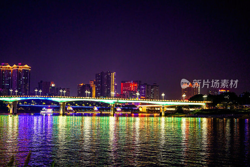 中国广西南宁河景桥城夜景