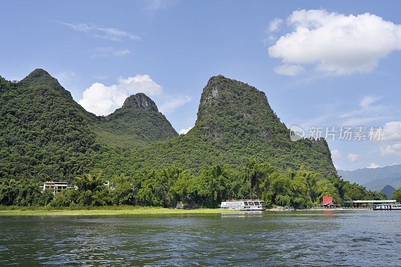 丽江沿线喀斯特峰林地貌