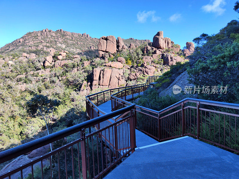 塔斯马尼亚州Freycinet国家公园，酒杯湾观景台的花岗岩