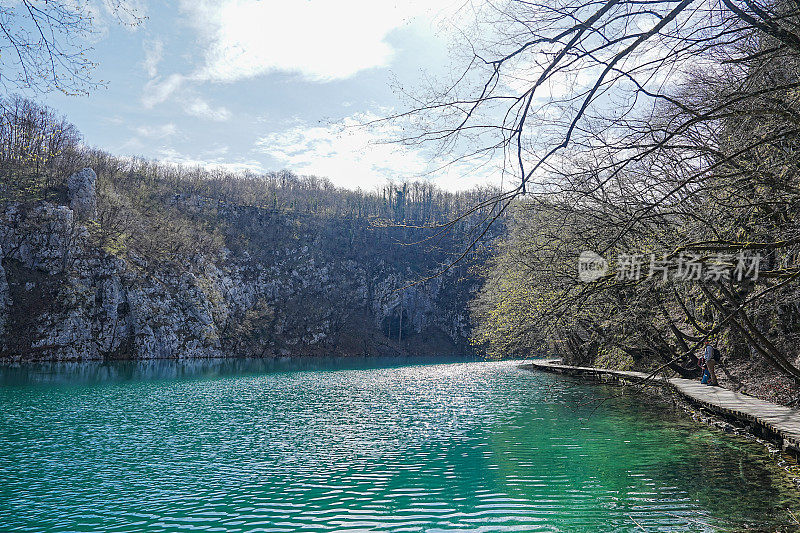 翡翠色湖的Plitvice