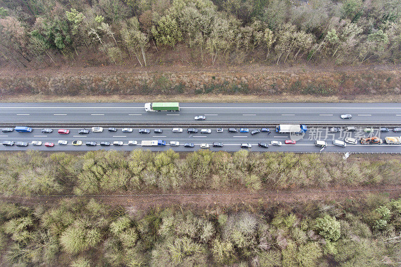 交通堵塞公路鸟瞰图