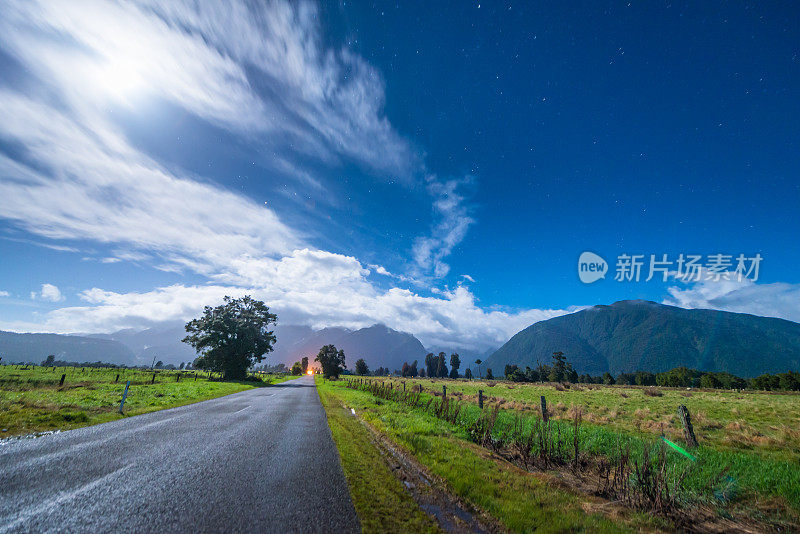 新西兰库克山星光下的夜晚。