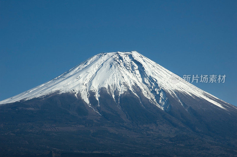 富士山在一个晴朗的日子