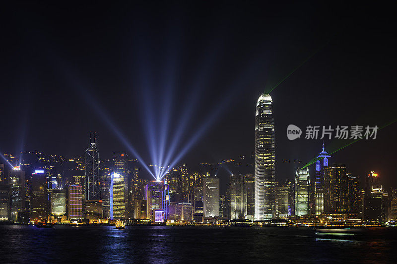 中国香港未来海港摩天大楼上的激光秀