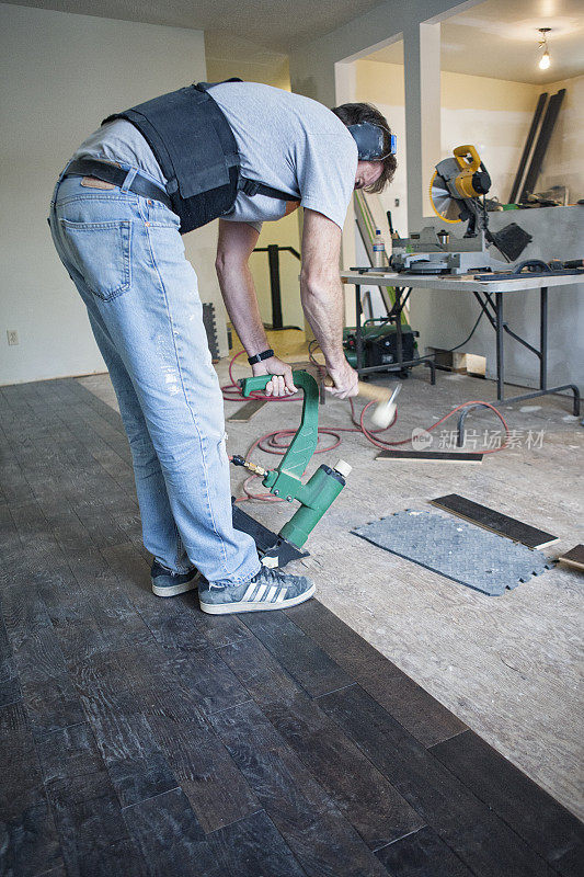 家庭装修-硬木地板安装