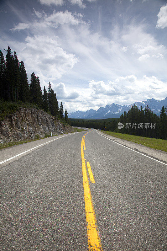 有风的山路