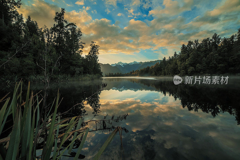 马西森湖的日出，库克山的倒影，新西兰