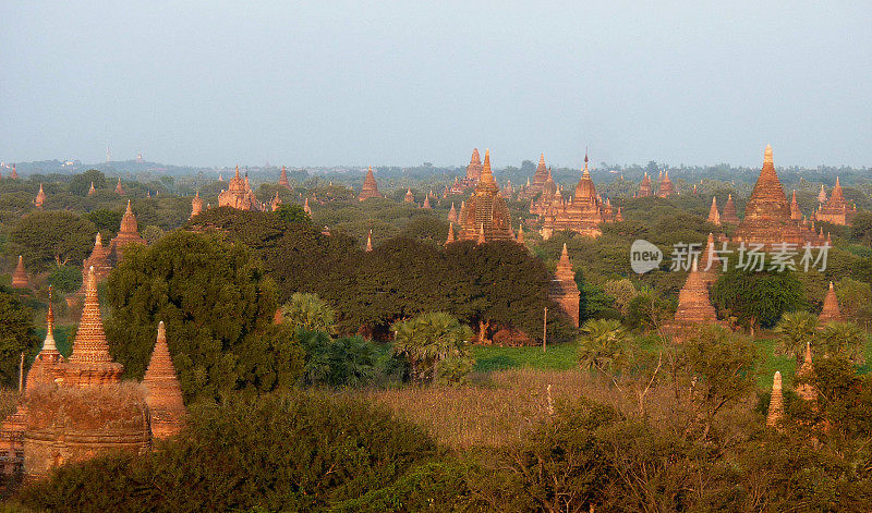 蒲甘平原景观，缅甸