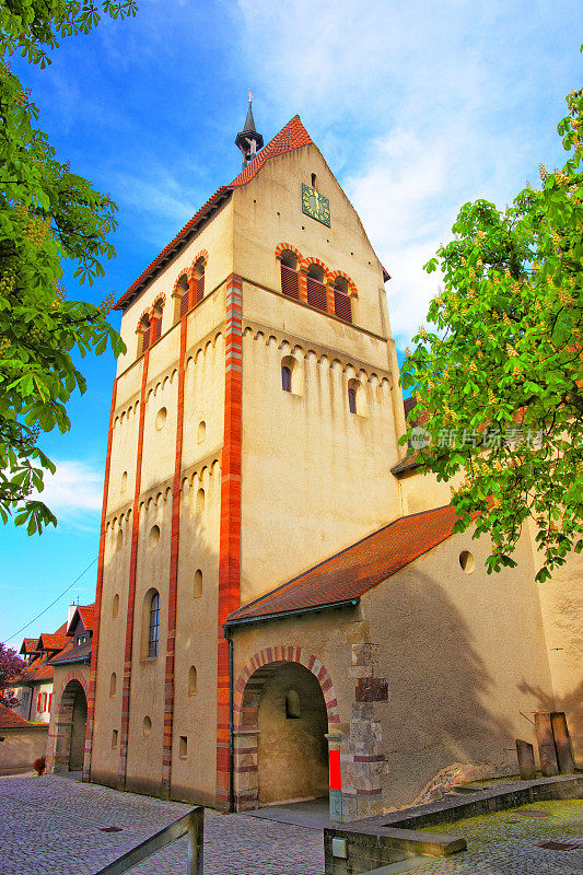 赖兴瑙的圣玛丽和马克修道院钟楼