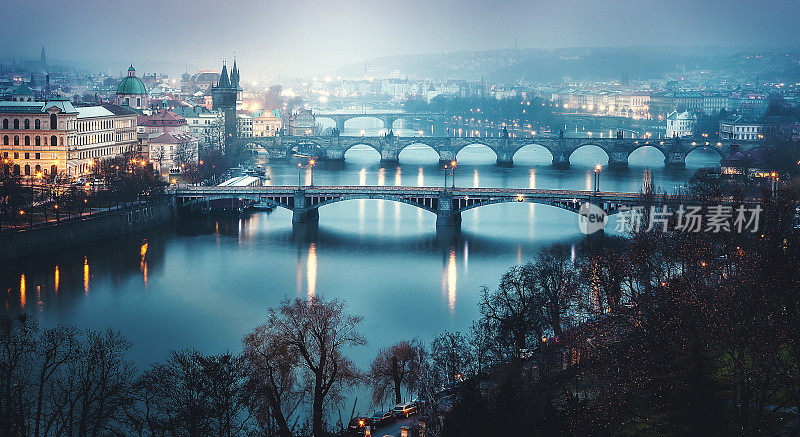 捷克冬季布拉格查尔斯桥夜景