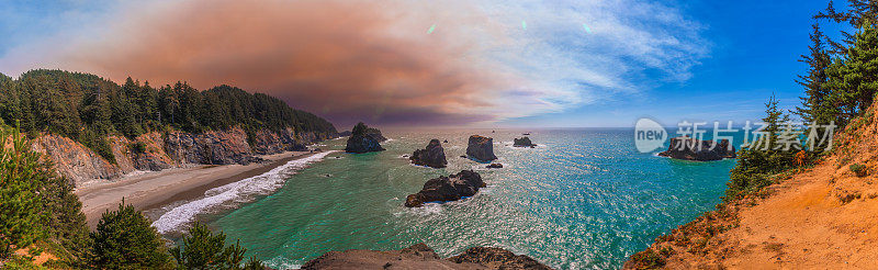 加州海岸线发生火灾