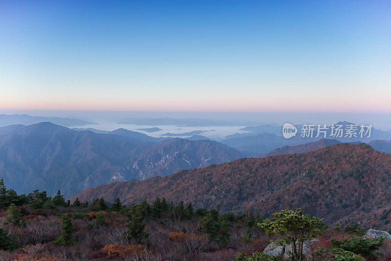 雪山国家公园的黎明