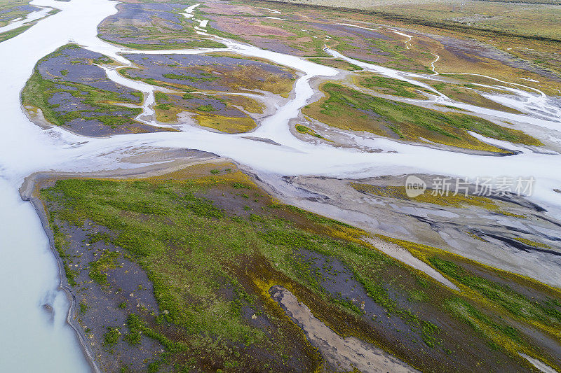 从上往下看冰岛辫状河