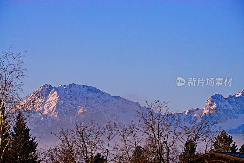 特写东方Allgäu高山山峰。巴伐利亚,德国。